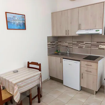 Aparthotel Stavris 3*