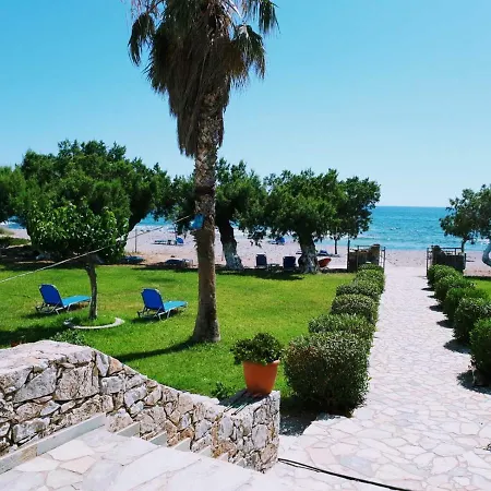 Stavris Aparthotel 3*