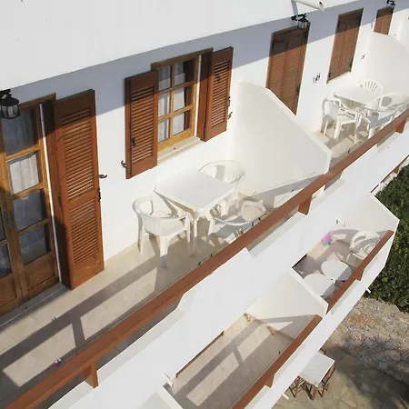 Stavris Aparthotel