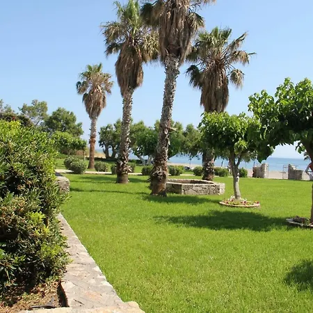 Stavris Aparthotel